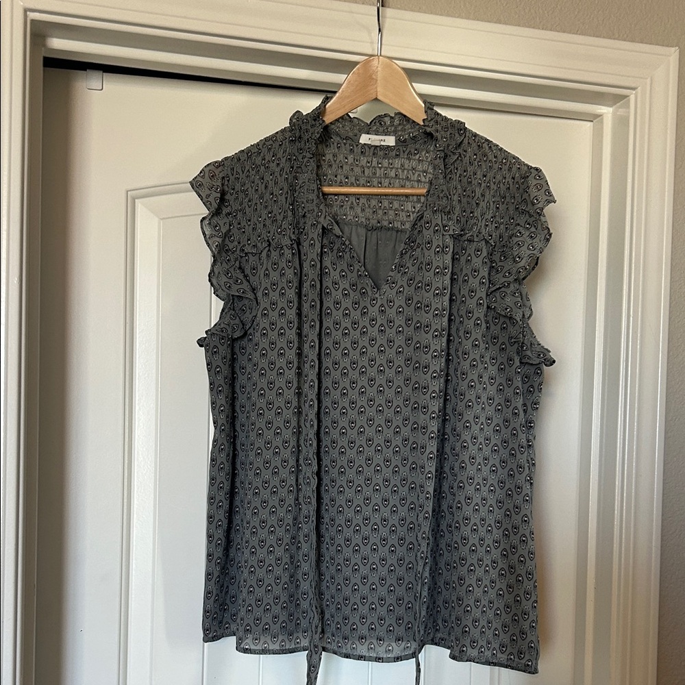 Pleione Gray Patterned Ruffle Blouse